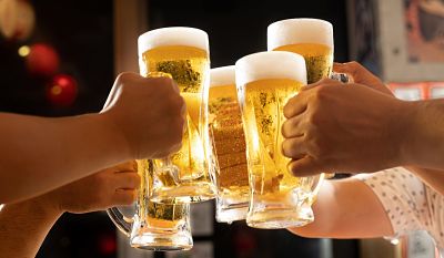 Độ tuổi được phép uống rượu bia vẫn được giữ ở mức 20 tuổi như cũ.
