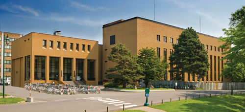 Thư viện trung tâm của trường.