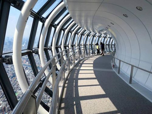 Đài quan sát tại Tokyo Skytree, một trong những địa điểm mà các bạn có thể ghé thăm khi học tại ĐH Meiji.