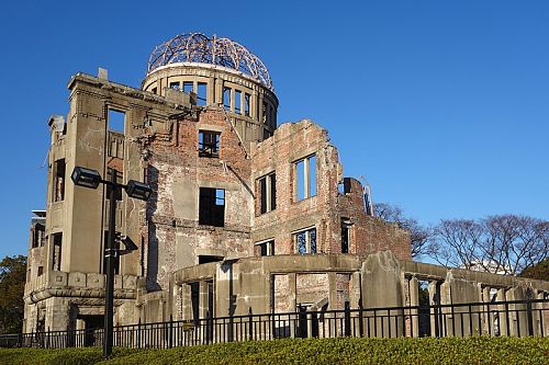Khu Tưởng niệm Hoà bình Hiroshima - một trong những địa điểm tham quan nổi tiếng tại thành phố Hiroshima.