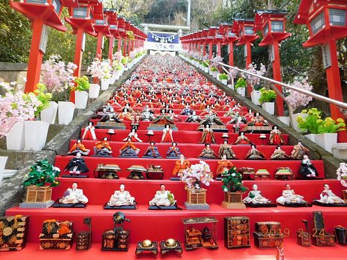 Bộ sưu tập búp bê Hina tại đền Tomisaki, tỉnh Chiba. (Ảnh: https://www.tripadvisor.com/)