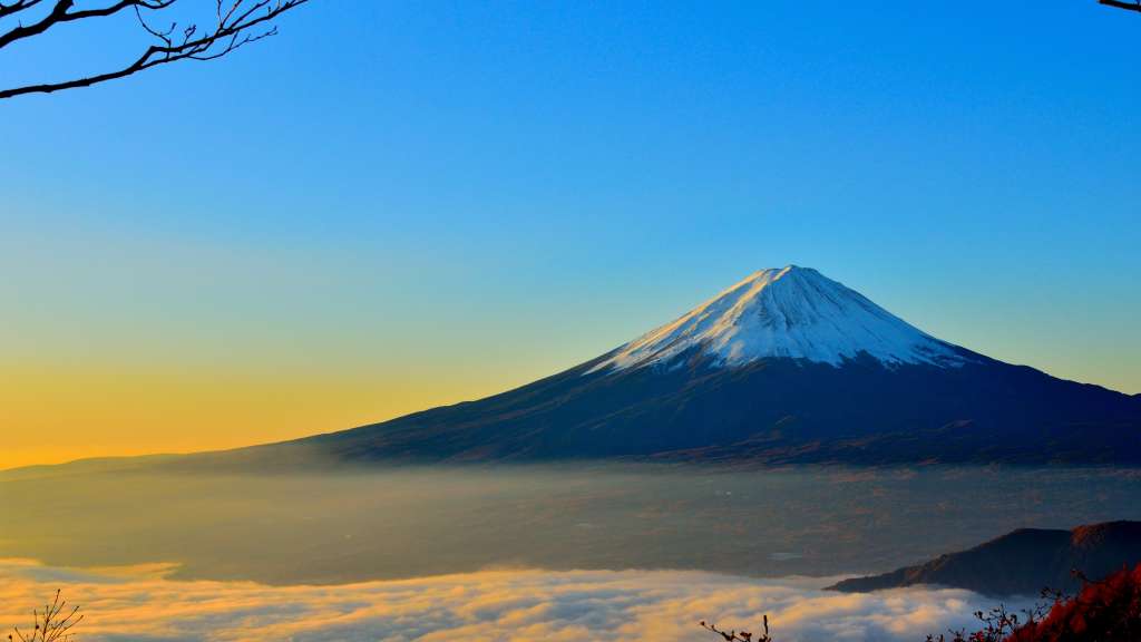 Mount-Fuji-Mountain-In-Japan-Active-Volcano-WallpapersByte-com-3840x2160