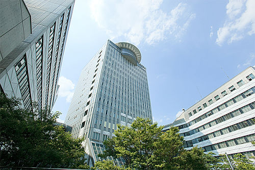 Cơ sở chính Hakusan của trường tại quận Bunkyo, Tokyo.