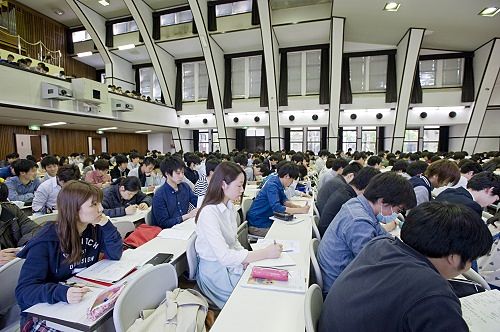 Một lớp học tại ĐH Tokyo.